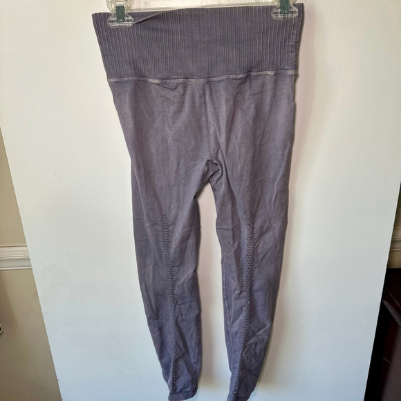 Women's FP Movement Purple Ribbed Leggings M/L - Picture 2 of 3